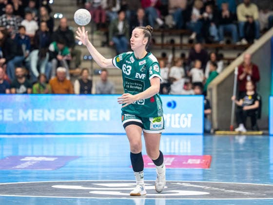 Stephanie Elies (Frisch Auf Frauen, 63) am Ball, Frisch Auf Goeppingen vs. BSV Sachsen Zwickau, Handball, 1. Bundesliga, Spielzeit 2025 2026, 04.04.2026 Frisch Auf Goeppingen vs. BSV Sachsen Zwickau, Handball, 1. Bundesliga, Spielzeit 2025 2026, 04.04.2026 Goeppingen Copyright: xMichaelxSchmidt Eibner-Pressefotx EP_MST