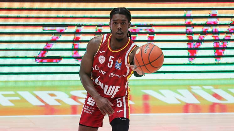 Im Bild: Marcus Carr(Wuerzburg Baskets, 5) 04.04.2026, Fitness First Wuerzburg Baskets vs. RASTA Vechta, easyCredit BBL, 28. Spieltag, Deutschland, 97072, tectake-Arena Wuerzburg, Copyright: HMBxMedia xJulienxBecker