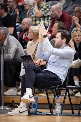 Barmer 2. Basketball Bundesliga ProA: Bayer Giants Leverkusen vs. RheinStars Koeln, 04.04.26 Leverkusen, 04.04.26 - Oliver Elling (Assistant Coach RheinStars Köln) während des Spiels der Barmer 2. Basketball Bundesliga ProA: Bayer Giants Leverkusen vs. RheinStars Koeln in der Ostermann Arena in Leverkusen. Copyright: xBEAUTIFULxSPORTS LeahxKohringx