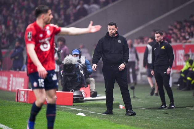Lille OSC v RC Lens - Ligue 1 McDonald s 2025 2026 Pierre SAGE (Entraineur Lens RCL) during the Ligue 1 McDonald s match between Lille and Lens at Stade Pierre Mauroy - Decathlon Arena on April 4, 2026 in Lille, France. Lille France  Copyright: xFEPx 776348341
