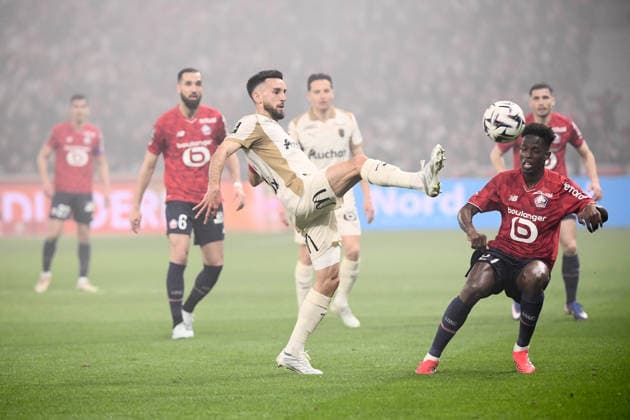 Lille OSC v RC Lens - Ligue 1 McDonald s 2025 2026 28 Adrien THOMASSON (rcl) during the Ligue 1 McDonald s match between Lille and Lens at Stade Pierre Mauroy - Decathlon Arena on April 4, 2026 in Lille, France. Lille France  Copyright: xFEPx 776348341