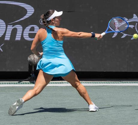 TENNIS 2026: Credit One Charleston Open APRIL 04 April 4, 2026: Iva Jovic (USA) loses to Jessica Pegula (USA) 6-4, 5-7, 6-3, at the Credit One Charleston Open being played at Credit One Staduim in Charleston, South Carolina, {USA} Ã‚ÂLeslie Billman Tennisclix (Credit Image: Â Leslie Billman Cal Media) Charleston South Carolina USA EDITORIAL USE ONLY Copyright: xx ZUMA-20260404_zma_c04_048.jpg LesliexBillmanx csmphotothree485318