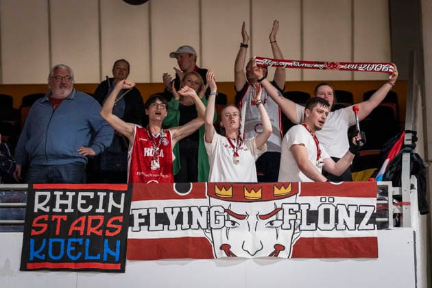 Barmer 2. Basketball Bundesliga ProA: Bayer Giants Leverkusen vs. RheinStars Koeln, 04.04.26 Leverkusen, 04.04.26 - Der Fanclub Flying Flöz der RheinStars Köln während des Spiels der Barmer 2. Basketball Bundesliga ProA: Bayer Giants Leverkusen vs. RheinStars Koeln in der Ostermann Arena in Leverkusen. Copyright: xBEAUTIFULxSPORTS LeahxKohringx
