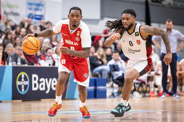 Barmer 2. Basketball Bundesliga ProA: Bayer Giants Leverkusen vs. RheinStars Koeln, 04.04.26 Leverkusen, 04.04.26 - Cedric Cezell Russell Jr. (RheinStars Köln, 0) und Kobe Langley (Bayer Giants Leverkusen, 8) während des Spiels der Barmer 2. Basketball Bundesliga ProA: Bayer Giants Leverkusen vs. RheinStars Koeln in der Ostermann Arena in Leverkusen. Copyright: xBEAUTIFULxSPORTS LeahxKohringx