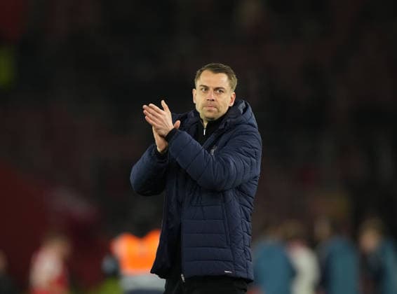 Southampton v Arsenal, FA Cup Quarter-final, St Marys Stadium, Southampton, UK - 04 Apr 2026 Tonda Eckert manager of Southampton claps to the fans at the end of the game. Southampton St Mary s Stadium UK, UK NEWSPAPERS OUT Copyright: xSeanxRyanx