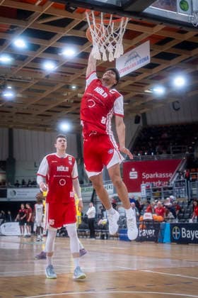 Barmer 2. Basketball Bundesliga ProA: Bayer Giants Leverkusen vs. RheinStars Koeln, 04.04.26 Leverkusen, 04.04.26 - Timothy Nehemiah Davis (RheinStars Köln, 11) beim Aufwärmen während des Spiels der Barmer 2. Basketball Bundesliga ProA: Bayer Giants Leverkusen vs. RheinStars Koeln in der Ostermann Arena in Leverkusen. Copyright: xBEAUTIFULxSPORTS LeahxKohringx