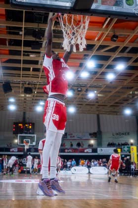 Barmer 2. Basketball Bundesliga ProA: Bayer Giants Leverkusen vs. RheinStars Koeln, 04.04.26 Leverkusen, 04.04.26 - Kenny Andre Baptiste (RheinStars Köln, 39) beim Aufwärmen während des Spiels der Barmer 2. Basketball Bundesliga ProA: Bayer Giants Leverkusen vs. RheinStars Koeln in der Ostermann Arena in Leverkusen. Copyright: xBEAUTIFULxSPORTS LeahxKohringx