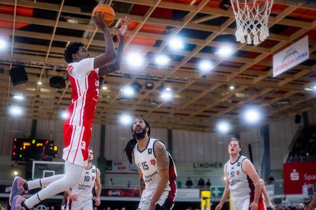 Barmer 2. Basketball Bundesliga ProA: Bayer Giants Leverkusen vs. RheinStars Koeln, 04.04.26 Leverkusen, 04.04.26 - Kenny Andre Baptiste (RheinStars Köln, 39) während des Spiels der Barmer 2. Basketball Bundesliga ProA: Bayer Giants Leverkusen vs. RheinStars Koeln in der Ostermann Arena in Leverkusen. Copyright: xBEAUTIFULxSPORTS LeahxKohringx