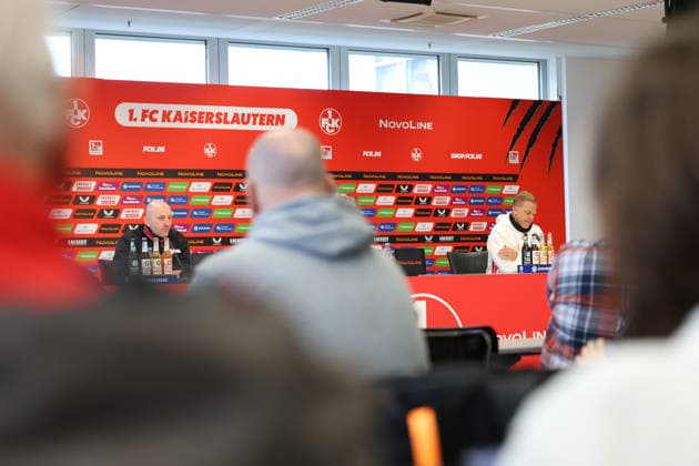 04.04.2026, xrekx, Fussball 2.Bundesliga, 1.FC Kaiserslautern - Fortuna Düsseldorf v.l. Pressekonferenz Torsten Lieberknecht Trainer (1.FC Kaiserslautern) Markus Anfang Trainer (Fortuna Duesseldorf) (DFL DFB REGULATIONS PROHIBIT ANY USE OF PHOTOGRAPHS as IMAGE SEQUENCES and or QUASI-VIDEO) Kaiserslautern