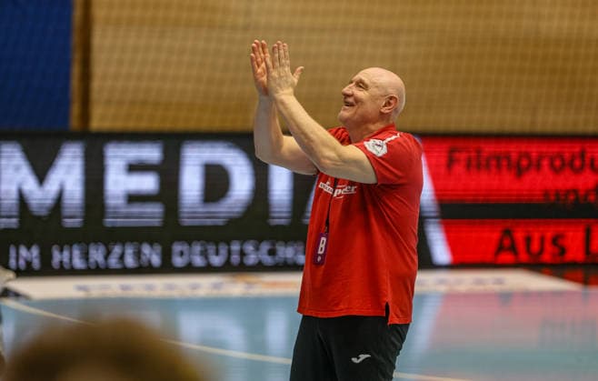 GER, Bad Langensalza, Thüringer HC vs HSG Bensheim Auerbach Flames, Alsco Handball Bundesliga Frauen, Handball, DHB, Spielzeit 2025 2026, Weststadthalle Bensheim, 22. Spieltag im Bild: Herbert Müller (Trainer Thüringer HC) DFB DFL REGULATIONS PROHIBIT ANY USE OF PHOTOGRAPHS AS IMAGE SEQUENCES AND OR QUASI-VIDEO, 04.04.2026 Copyright: HMBxMedia HendrikxHamelau