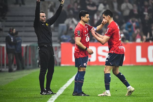 FOOTBALL : Lille OSC vs RC Lens - Ligue 1 - JournÃ e 28 - 04 04 2026 Benjamin AndrÃ (Lille OSC) Aissa Mandi (Lille OSC) LilleFrance  Copyright: xBaptistexAutissierx