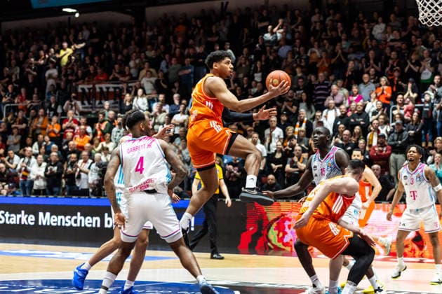 GER, easy-Credit Basketball-Bundesliga, Niners Chemnitz - Telekom Baskets Bonn. 04.04.2026, Messe, Chemnitz, GER, easy-Credit Basketball-Bundesliga, Niners Chemnitz - Telekom Baskets Bonn. Kostja Mushidi (Niners Chemnitz, 11) Foto Alexander Trienitz Chemnitz Messe Sachsen Deutschland
