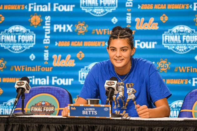 NCAA, College League, USA Basketball: Final Four-UCLA press conference, PK, Pressekonferenz and Practice UCLA Bruins center Lauren Betts (51) addresses the media during a press conference at the Mortgage Matchup Center on April 4, 2026 in Phoenix, Arizona. (Thomas Fernandez Image of . Phoenix Arizona United States EDITORIAL USE ONLY Copyright: xImagexofxSportx ThomasxFernandezx iosphotos403999