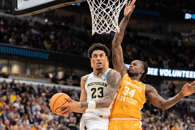 Michigan Wolverines Vs Tennessee Volunteers in Chicago, US - 29 Mar 2026 Yaxel Landeborg (L) of the Michigan Wolverines in action against Felix Okpara (R) of the Tennessee Volunteers in the Elite Eight round of the NCAA, College League, USA Men s Basketball Tournament at the United Center. Final score; Michigan 95-62 Tennessee. Chicago United States Copyright: xNicholasxMullerx xSOPAxImagesx NMULLER_MICH_TENN_NCAAELITE8(14)