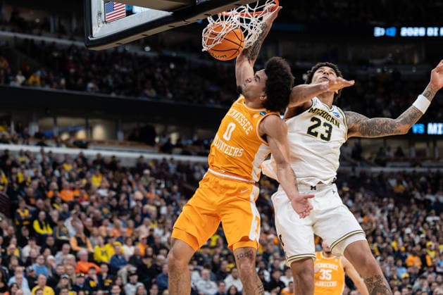 Michigan Wolverines Vs Tennessee Volunteers in Chicago, US - 29 Mar 2026 Ja’Kobi Gillespie (R) of the Tennessee Volunteers in action against Yaxel Landeborg (L) of the Michigan Wolverines in the Elite Eight round of the NCAA, College League, USA Men s Basketball Tournament at the United Center. Final score; Michigan 95-62 Tennessee. Chicago United States Copyright: xNicholasxMullerx xSOPAxImagesx NMULLER_MICH_TENN_NCAAELITE8(34)