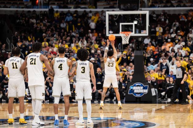 March 29, 2026, Chicago, Illinois, United States: Yaxel Landeborg (R) and his teammates of the Michigan Wolverines in action against the Tennessee Volunteers in the Elite Eight round of the NCAA, College League, USA Men s Basketball Tournament at the United Center. Final score; Michigan 95-62 Tennessee. Chicago United States - ZUMAs197 20260329_aaa_s197_902 Copyright: xNicholasxMullerx