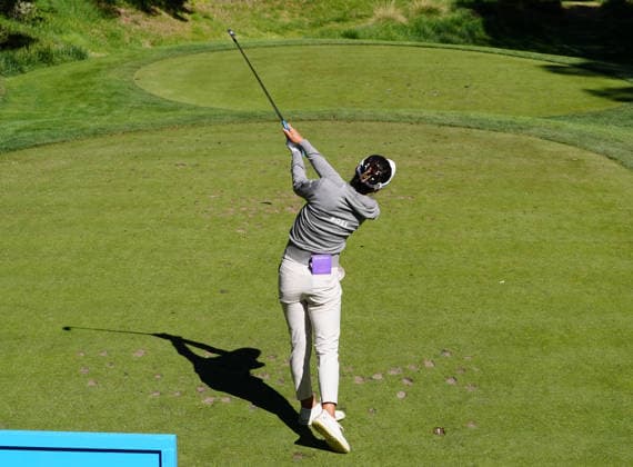 LAS VEGAS, NV - APRIL 03: LPGA, Golf Damen golfer Lydia Ko plays her tee shot on the 8th hole during the second round of the Aramco Championship on April 3, 2026, at Shadow Creek Golf Course in Las Vegas, Nevada. (Photo by Brian Spurlock Icon Sportswire) GOLF: APR 03 LPGA Aramco Championship EDITORIAL USE ONLY Icon26040316