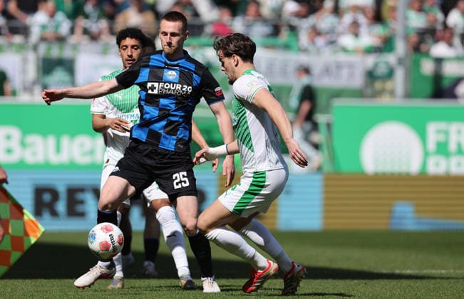 Scheller Tjark - Münz Reno , SpVgg Greuther Fürth-SC Paderborn 07 , 2.Bundesliga , Fußball , in Sportpark Ronhof Thomas Sommer Stadion, in Fürth , Bayern , Deutschland. April 05 , 2026 . Photo by: Davide Elias IPA Photo Pressefoto DENL Copyright: xDavidexEliasx