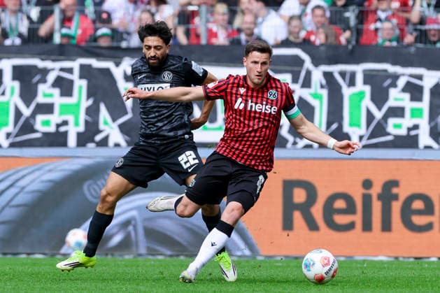 Immanuel Pherai (SV Elversberg) und Enzo Leopold (Hannover 96) kaempfen um den Ball, 2. Bundesliga, Hannover 96 v SV 07 Elversberg, Heinz von Heiden Arena am 05. April 2026 in Hannover, Deutschland. (Foto von Marco Steinbrenner DeFodi Images) Immanuel Pherai (SV Elversberg) und Enzo Leopold (Hannover 96) battle for the ball, 2. Bundesliga, Hannover 96 v SV 07 Elversberg, Heinz von Heiden Arena, April 5, 2026 in Hanover, Germany. (Photo by Marco Steinbrenner DeFodi Images) -