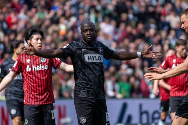 Deutschland: 2. Bundesliga 2025 - 2026, 28. Spieltag - Hannover 96 vs SV Elversberg - Heinz von Heiden Arena (Hannover): Amara CondÃ (SV 07 Elversberg, 6) Porträt Freisteller Einzelbild