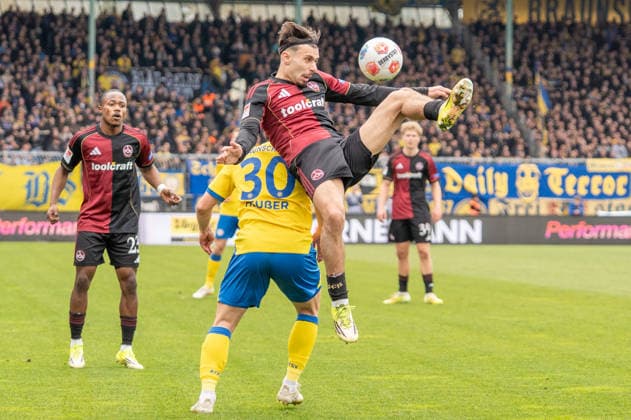 Deutschland: Fussball, 2. Bundesliga, 28. Spieltag 2025 26, Eintracht Braunschweig - 1. FC Nürnberg am 05.04. in Braunschweig, Eintracht-Stadion: Berkay Yilmaz (1. FC Nürnberg 21)
