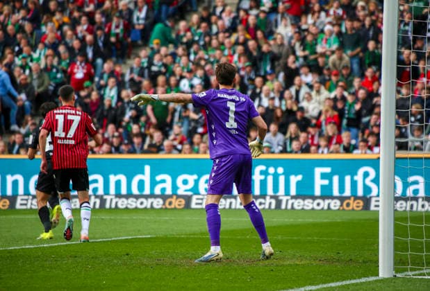 Deutschland: Fussball 2.Bundesliga 2025 2026, 28. Spieltag - Hannover 96 vs SV 07 Elversberg - Heinz von Heiden Arena Stadion (Hannover): Nahuel Noll (Hannover 96, 1) Hannover