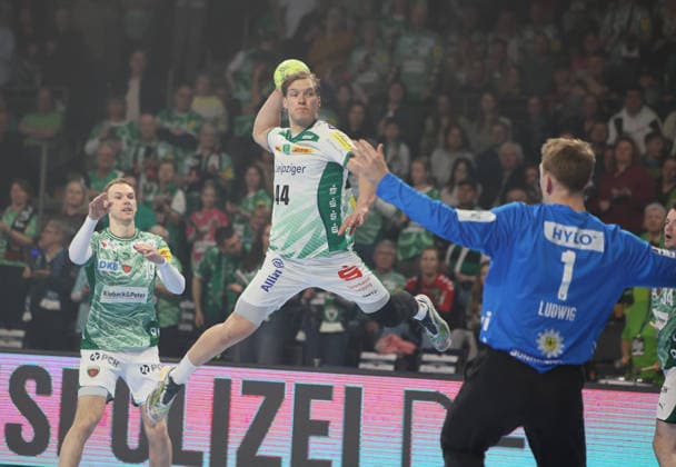 GER HBL Saison 2025 2026 FÜCHSE Berlin vs SC DhfK Leipzig, 05.04.26, Max-Schmeling-Halle, Berlin, Blaer HINRIKSSON (SC DHfK Leipzig 44), Lasse LUDWIG (Füchse Berlin 1)