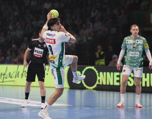 GER HBL Saison 2025 2026 FÜCHSE Berlin vs SC DhfK Leipzig, 05.04.26, Max-Schmeling-Halle, Berlin, Lucas KRZIKALLA (SC DHfK Leipzig 8), Siebenmeter, Strafwurf