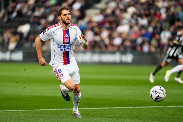 Angers SCO v Olympique Lyonnais - Ligue 1 McDonald s 2025 2026 06 Tanner TESSMANN (ol) during the Ligue 1 McDonald s match between Angers and Lyon at Stade Raymond Kopa on April 5, 2026 in Angers, France. Angers France  Copyright: xFEPx 776348344
