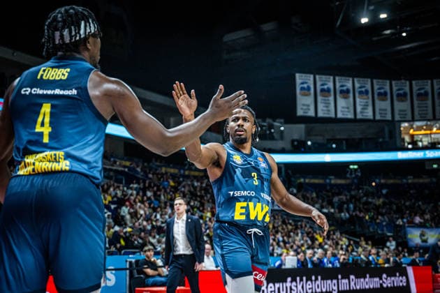 Basketball Berlin 05.04.2026 Saison 2025 2026 EasyCredit BBL 1. Bundesliga Männer, Herren Alba Berlin - EWE Baskets Oldenburg Chris Clemons (Oldenburg, No.03) Brian Fobbs (Oldenburg, No.04)