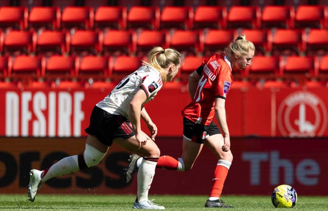 Charlton Athletic Women v Liverpool Women Adobe Womens FA Cup Lucy Fitzgerald of Charlton Athletic Women in possession during the Adobe Womens FA Cup Quarter-final match at The Valley, London 05 04 2026 UK Newspapers OUT Copyright: xBenxPetersx FIL-23223-0099