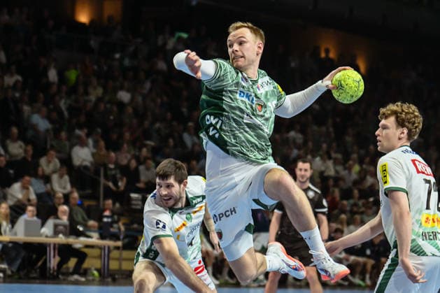 05.04.2026, xlakx, Handball Daikin HBL, Fuechse Berlin - SC DHfK Leipzig v.l. Mathias Gidsel (Fuechse Berlin) setzt zum Sprungwurf an Berlin