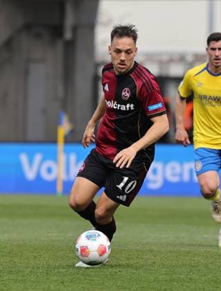 05.04.2026 - Fussball - Saison 2025 2026 - 2. Fussball - Bundesliga - 28. Spieltag: Eintracht Braunschweig BTSV EBS - 1. FC Nürnberg FCN ( Club ) - Sportfoto Zink DaMa - xdaxmax - DFL regulations prohibit any use of photographs as image sequences and or quasi-video - only for editorial use - Julian Justvan (10, 1. FC Nürnberg FCN )