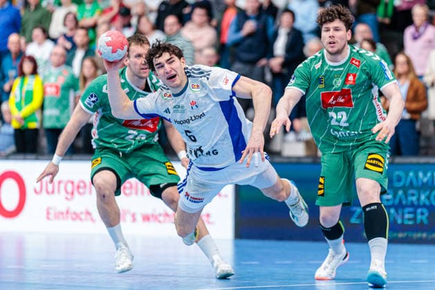 v.l. Tom Bergner (GWD Minden, 28), Elias Kofler (Handball Verein Hamburg, 06), Philipp Vorlicek (GWD Minden, 22) GER, GWD Minden vs. Handball Sport Verein Hamburg, Handball, 1. Bundesliga, 27. Spieltag, Spielzeit 2025 2026, 05.04.2026 GER, GWD Minden vs. Handball Sport Verein Hamburg, Handball, 1. Bundesliga, 27. Spieltag, Spielzeit 2025 2026, 05.04.2026 Minden Copyright: xEibner-Pressefoto JanxRollingerx EP_JSK