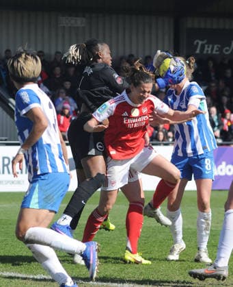 Football - 2025 2026 Adobe Women s FA Cup - Quarter-Final: Arsenal vs. Brighton & Hove Albion - Mangata Devlopments Stadium, Meadow Park, Borehamwood - Sunday 5th April 2026 Goalkeeper, Chiamaka Nnadozie, under pressure 