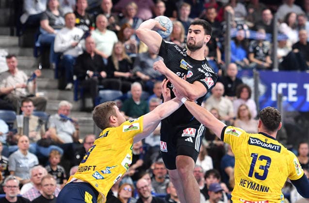 05.04.2026 - Handball - 1. Bundesliga DAIKIN HBL - Saison 2025 2026 - 27. Spieltag: HC Erlangen Metropolregion Nürnberg HCE - Rhein-Neckar Löwen - OGo - xogox - Tim Nothdurft (8, Rhein Neckar Löwen ) Milos Kos (5, HC Erlangen HCE ) Sebastian Heymann (13, Rhein Neckar Löwen )