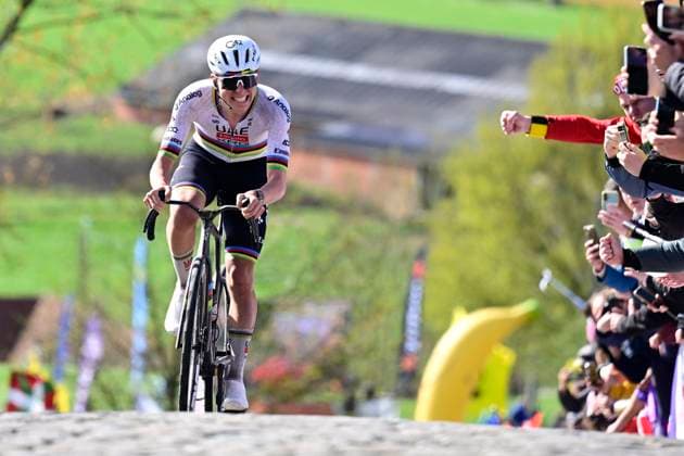 Ronde van Vlaanderen 2026 Cycling Race OUDENAARDE, BELGIUM - APRIL 05 : Pogacar Tadej (SLO) of UAE Team Emirates - XRG on the Paterberg climb during the 110th edition of Ronde van Vlaanderen an UCI World Tour 1.UWT one day cycling road race for Men Elite of 271 km with start in Antwerpen and finish in Oudenaarde on April 5, 2026 in Oudenaarde, Belgium, 05 04 2026 ( Motordriver Guy De Vuyst - Oudenaarde Belgium  Copyright: xJanxDexMeuleneirx