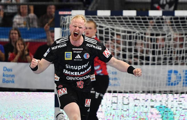 05.04.2026 - Handball - 1. Bundesliga DAIKIN HBL - Saison 2025 2026 - 27. Spieltag: HC Erlangen Metropolregion Nürnberg HCE - Rhein-Neckar Löwen - OGo - xogox - Sebastian Firnhaber (18, HC Erlangen HCE ) Jubel Freude