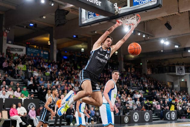 Benedikt Turudic (Veolia Towers Hamburg, 44) beim Dunk, GER, Veolia Towers Hamburg vs SKYLINERS Frankfurt, Basketball, Bundesliga, Spieltag 28, Saison 2025 2026, 05.04.2026 GER, Veolia Towers Hamburg vs SKYLINERS Frankfurt, Basketball, Bundesliga, Spieltag 28, Saison 2025 2026, 05.04.2026 Hamburg Copyright: xEibner-Pressefoto MaxxVincenx EP_MVN