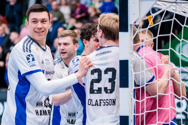 Siegesjubel nach 29:30 Sieg, Mannschaft von Handball Verein Hamburg GER, GWD Minden vs. Handball Sport Verein Hamburg, Handball, 1. Bundesliga, 27. Spieltag, Spielzeit 2025 2026, 05.04.2026 GER, GWD Minden vs. Handball Sport Verein Hamburg, Handball, 1. Bundesliga, 27. Spieltag, Spielzeit 2025 2026, 05.04.2026 Minden Copyright: xEibner-Pressefoto JanxRollingerx EP_JSK