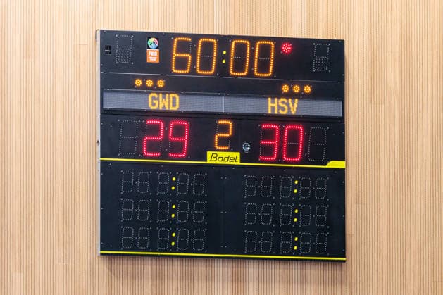 Endstand 29:30 auf einer Anzeigetafel in der Kampa-Halle GER, GWD Minden vs. Handball Verein Hamburg, Handball, 1. Bundesliga, 27. Spieltag, Spielzeit 2025 2026, 05.04.2026 GER, GWD Minden vs. Handball Sport Verein Hamburg, Handball, 1. Bundesliga, 27. Spieltag, Spielzeit 2025 2026, 05.04.2026 Minden Copyright: xEibner-Pressefoto JanxRollingerx EP_JSK