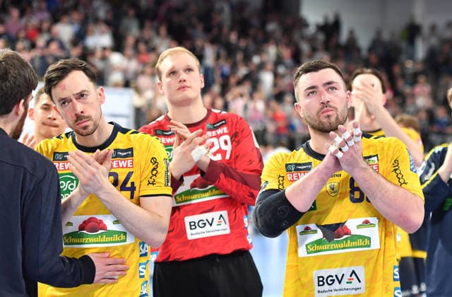 05.04.2026 - Handball - 1. Bundesliga DAIKIN HBL - Saison 2025 2026 - 27. Spieltag: HC Erlangen Metropolregion Nürnberg HCE - Rhein-Neckar Löwen - OGo - xogox - Patrick Groetzki (24, Rhein Neckar Löwen ) Jannik Kohlbacher (80, Rhein Neckar Löwen ) enttäuscht Enttäuschung nach Spielende
