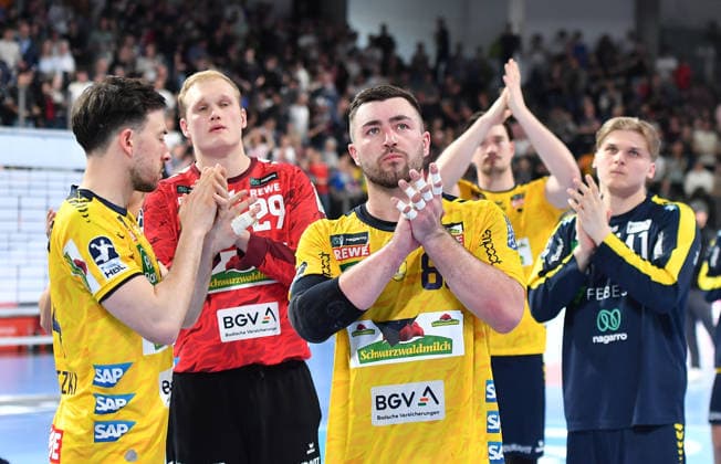 05.04.2026 - Handball - 1. Bundesliga DAIKIN HBL - Saison 2025 2026 - 27. Spieltag: HC Erlangen Metropolregion Nürnberg HCE - Rhein-Neckar Löwen - OGo - xogox - Jannik Kohlbacher (80, Rhein Neckar Löwen ) enttäuscht Enttäuschung nach Spielende