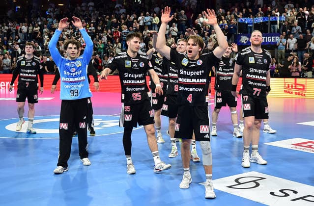 05.04.2026 - Handball - 1. Bundesliga DAIKIN HBL - Saison 2025 2026 - 27. Spieltag: HC Erlangen Metropolregion Nürnberg HCE - Rhein-Neckar Löwen - OGo - xogox - Jubel Freuden nach Spielende