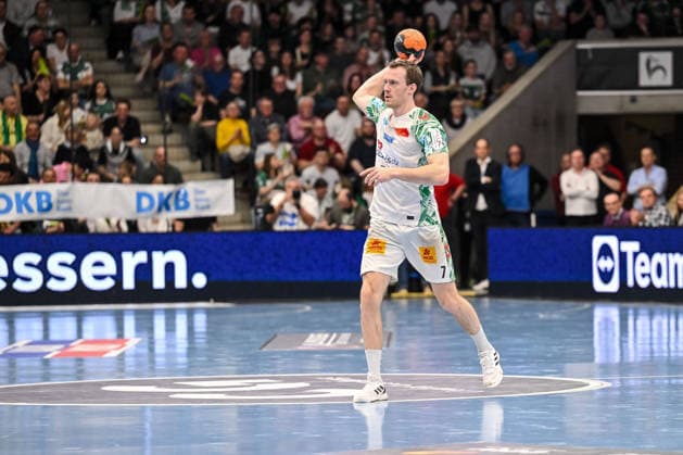 Goeppingen, Deutschland, 05.04.26: Felix Claar (SC Magdeburg) in Aktion, am Ball, Einzelaktion waehrend des Daikin Handball Bundesliga Spiels zwischen FRISCH AUF! Goeppingen vs SC Magdeburg in der EWS Arena am 05. April 2026 in Goeppingen, Deutschland. (Foto von Harry Langer DeFodi Images) Goeppingen, Germany, 05.04.26: Felix Claar (SC Magdeburg) controls the Ball during the Daikin Handball Bundesliga match between FRISCH AUF! Goeppingen vs SC Magdeburg at EWS Arena on April 5, 2026 in Goeppingen, Germany. (Photo by Harry Langer DeFodi Images) (Photo by Harry Langer DeFodi Images) -