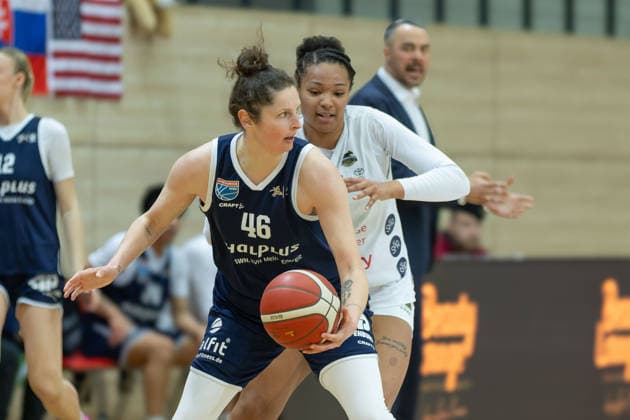 Romy Bär (Lions, 46), Alyssa Brown (Luchse, 44), Syntainics MBC vs. TK Hannover Luchse, Frauen, Basketball, 1. Bundesliga, DBBL, Playoffs - 2 3, Saison 2025 26, 05.04.2026. Halle SWH Arena Sachsen-Anhalt Deutschland