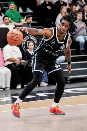 Deutschland: easyCredit BBL, Hauptrunde 2025 26, 28. Spieltag Veolia Towers Hamburg vs Frankfurt Skyliners Inselpark Arena (Hamburg): Leonard Thorpe Jr. (Veolia Towers Hamburg, 2) Copyright: xStefanxTrochax