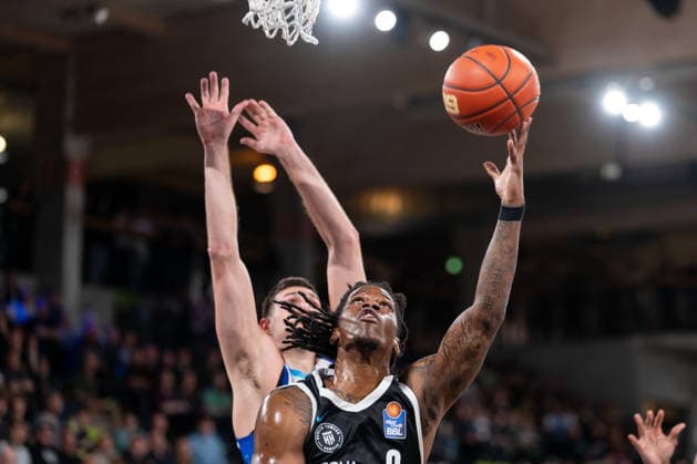 Leonard Thorpe Jr. (Veolia Towers Hamburg, 02) beim Korbleger, GER, Veolia Towers Hamburg vs SKYLINERS Frankfurt, Basketball, Bundesliga, Spieltag 28, Saison 2025 2026, 05.04.2026 GER, Veolia Towers Hamburg vs SKYLINERS Frankfurt, Basketball, Bundesliga, Spieltag 28, Saison 2025 2026, 05.04.2026 Hamburg Copyright: xEibner-Pressefoto MaxxVincenx EP_MVN