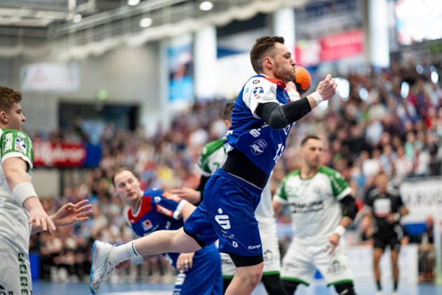 Merlin Fuss (HBW Balingen Weilstetten, 13) beim Wurf HBW Balingen Weilstetten vs. HC Oppenweiler Backnang, Handball, 2. Bundesliga, 26. Spieltag, Saison 2025 2026, 05.04.2026, Eibner-Pressefoto Andreas Ulmer HBW Balingen Weilstetten vs. HC Oppenweiler Backnang, Handball, 2. Bundesliga, 26. Spieltag, Saison 2025 2026, 05.04.2026, Balingen Copyright: xEibner-Pressefoto AndreasxUlmerx EP_AUR