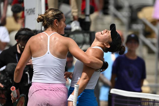 April 5, 2026, Charleston, South Carolina, SC: DESIRAE KRAWCZYK and CATHERINE MCNALLY of the United States celebrate their victory over ANNA BONDAR of Hungary and MAGDALENA FRECH of Poland in the final doubles match of the Credit One Charleston Open at Credit One Stadium on April 3rd, 2026 in Charleston, SC. Charleston SC - ZUMAv134 20260405_zsp_v134_023 Copyright: xMaxwellxVittoriox